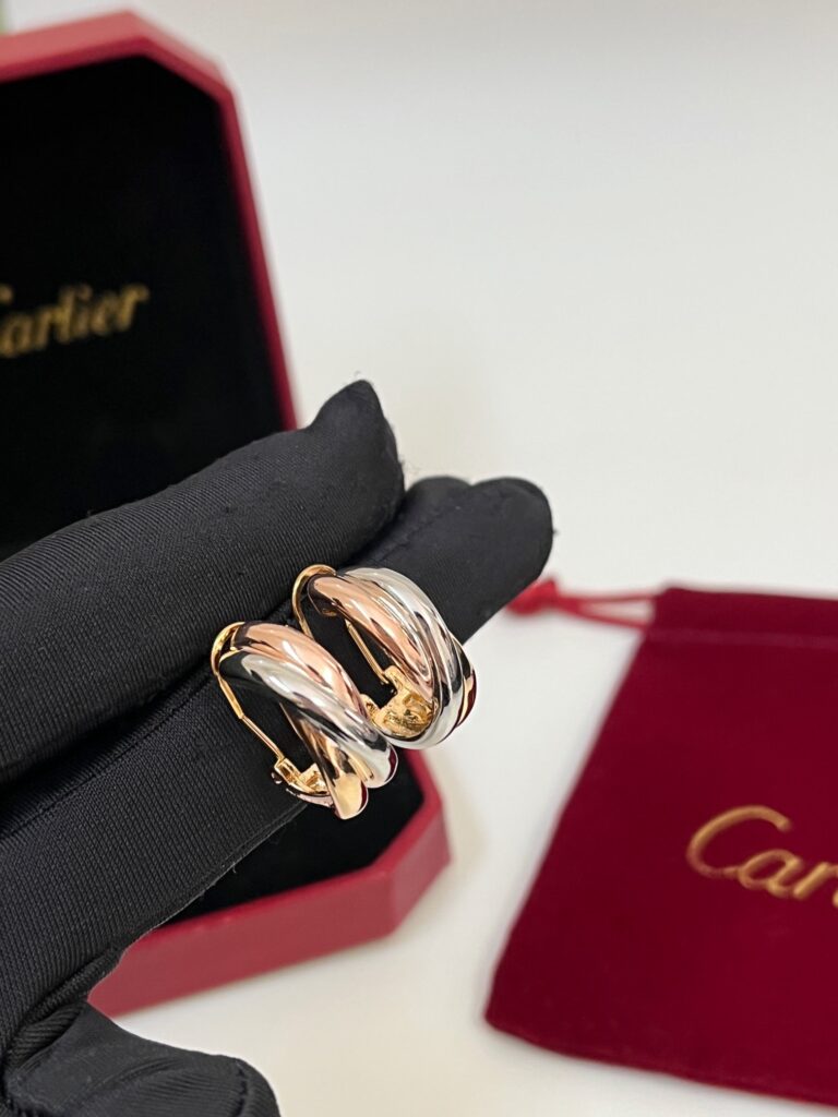 Designer Ring editorial product context 1