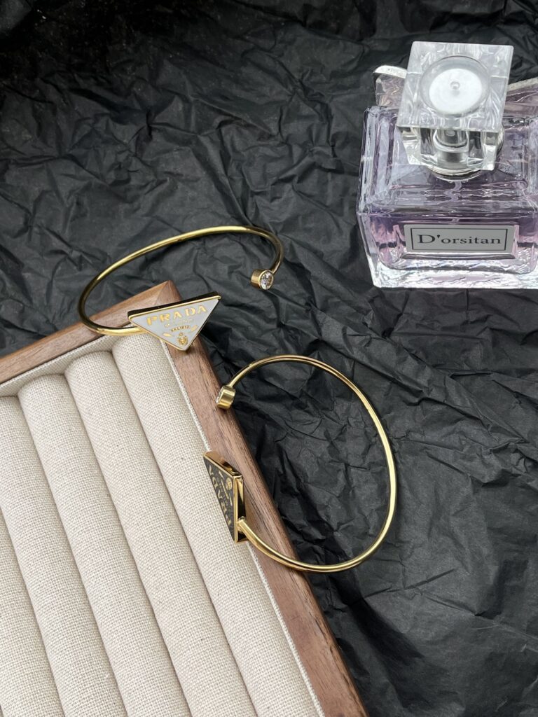 Designer S422 Bracelet editorial product context 1