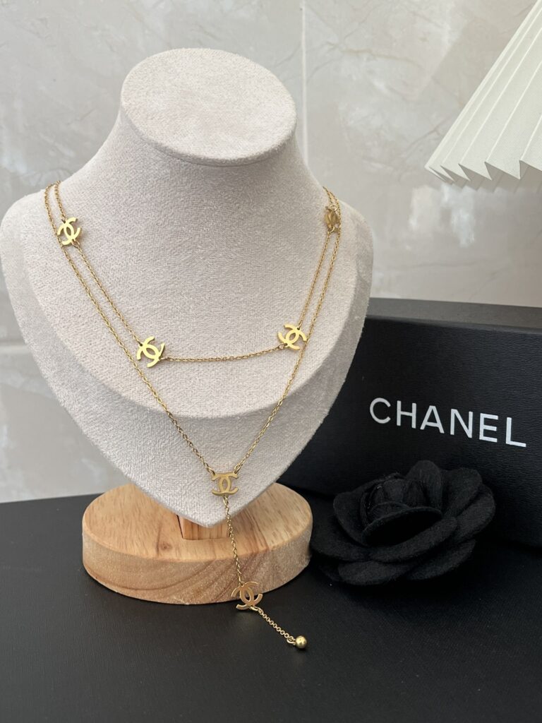 Designer Necklace editorial product context 1