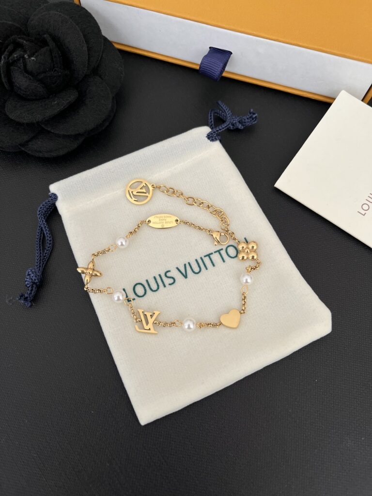 Designer L171 Bracelet editorial product context 3