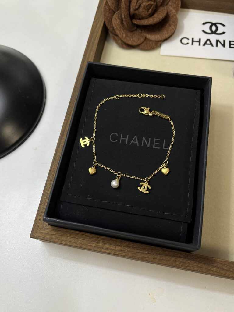 Designer L172 Bracelet editorial product context 1