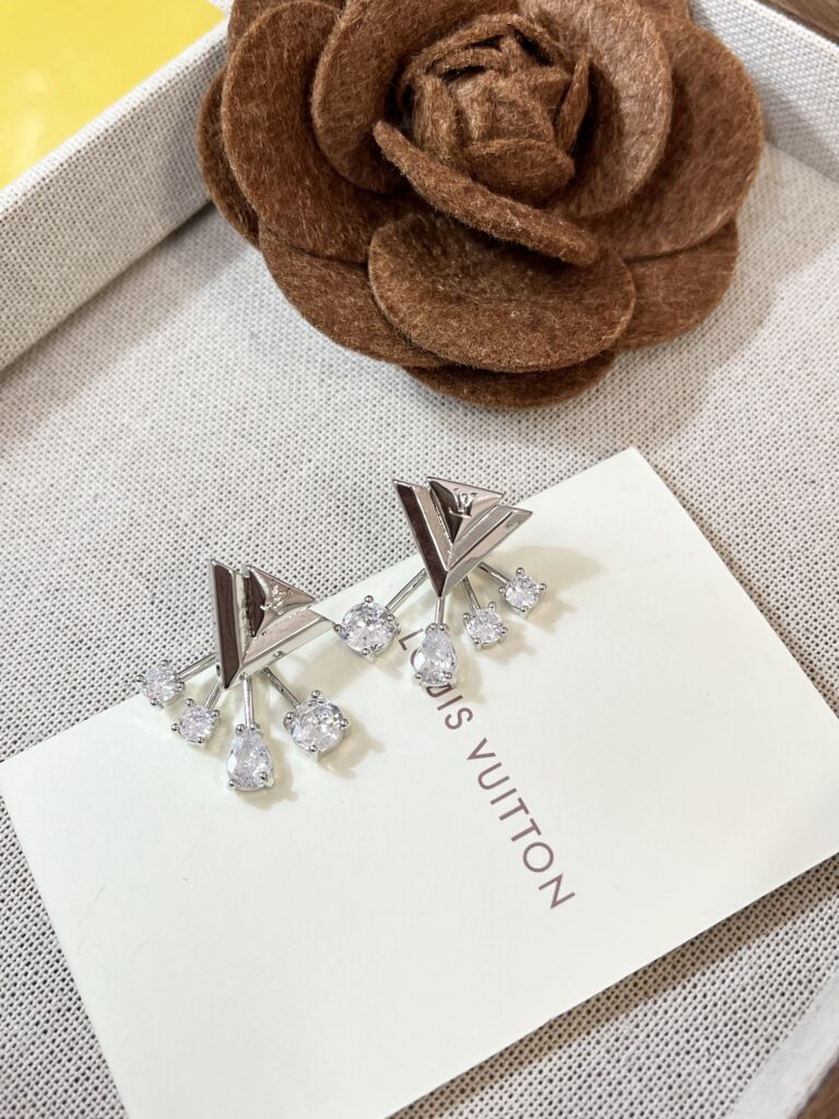 Designer Ring editorial product context 1