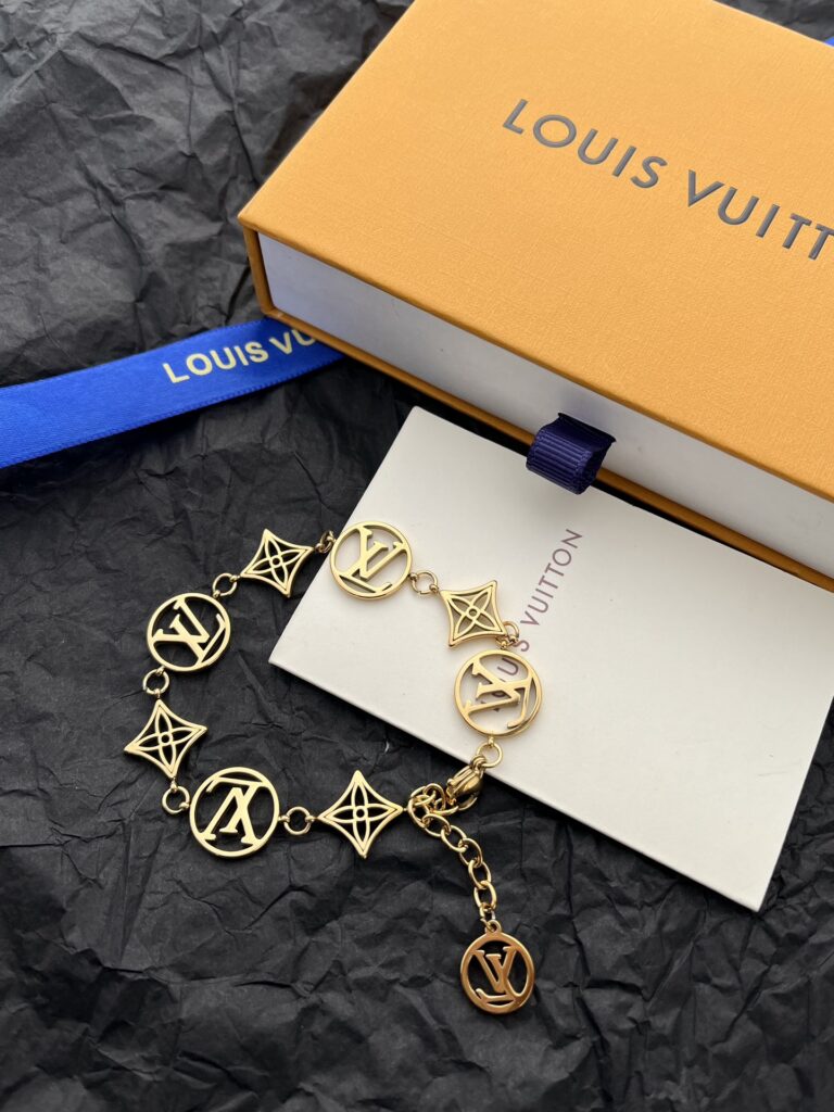 Designer L174 Bracelet editorial product context 2