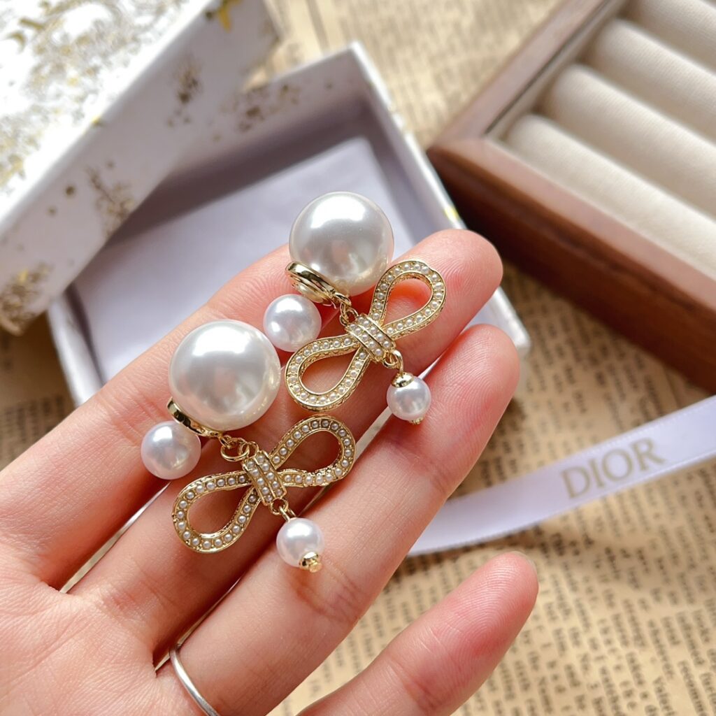Designer Ring editorial product context 2