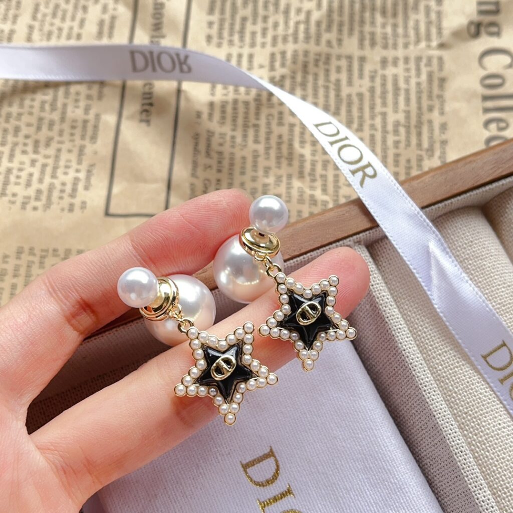 Designer Ring editorial product context 3