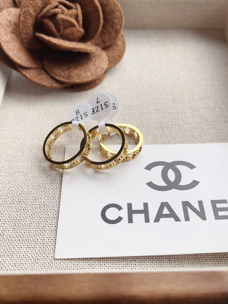 Designer J110 Ring editorial product context 2