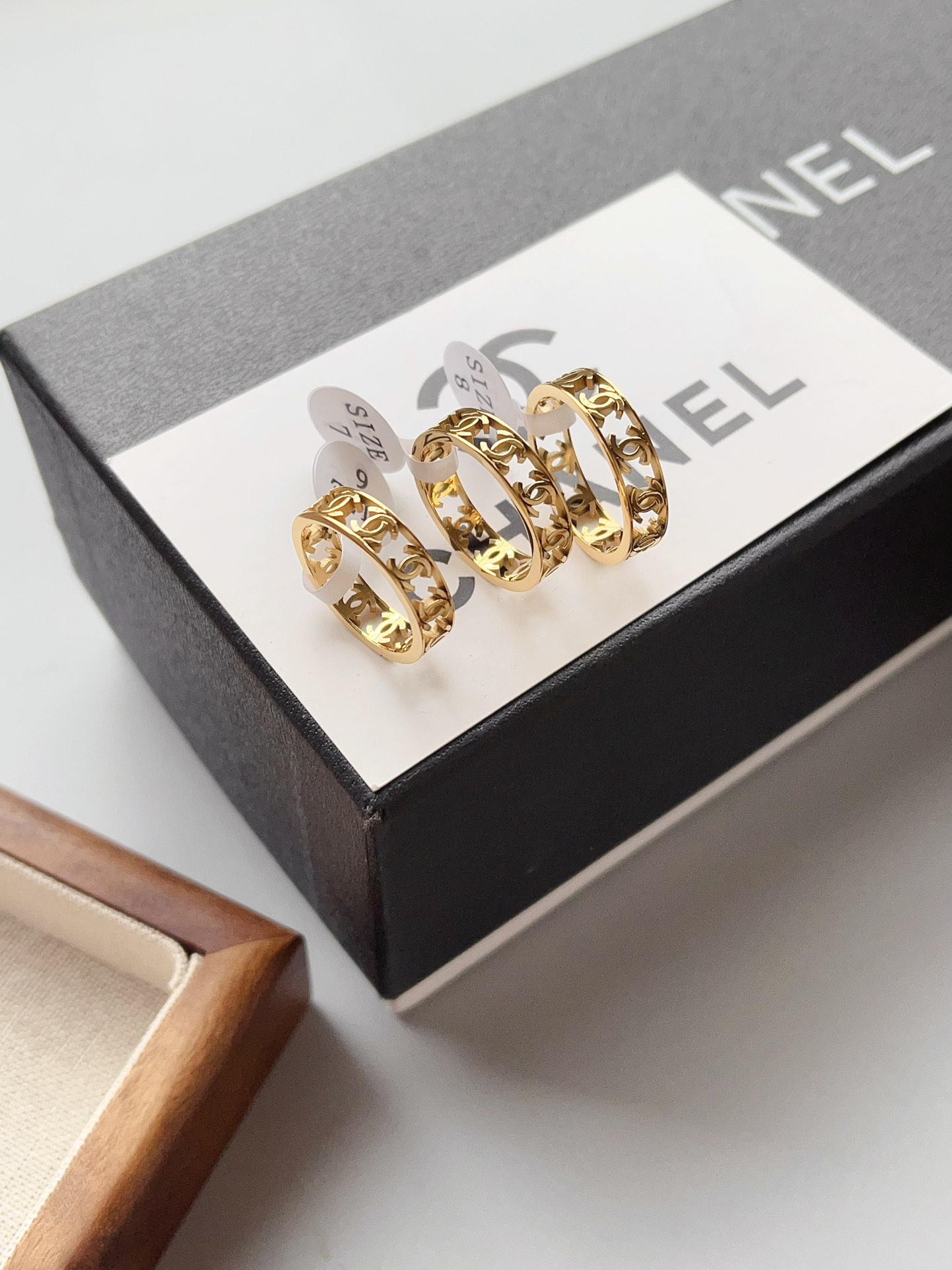 Luxury J110 Ring