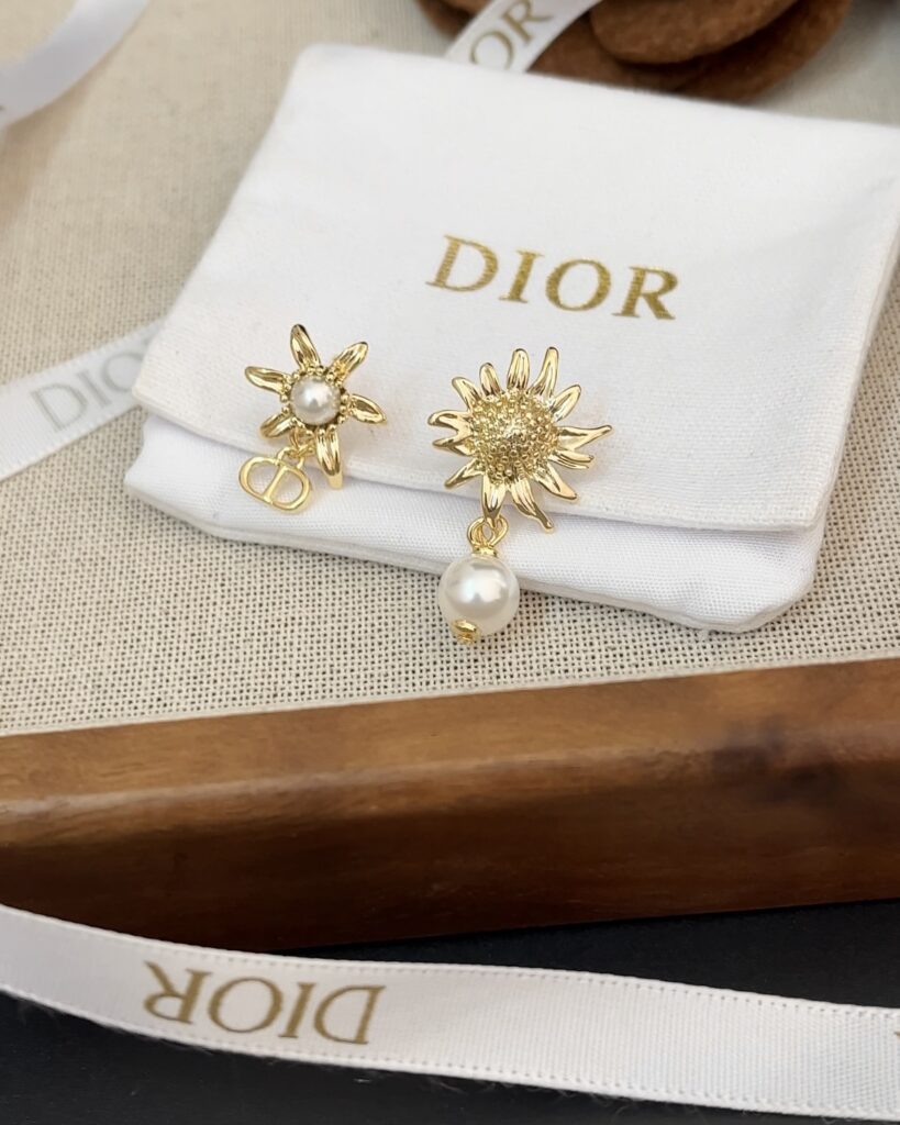 Designer Ring editorial product context 2