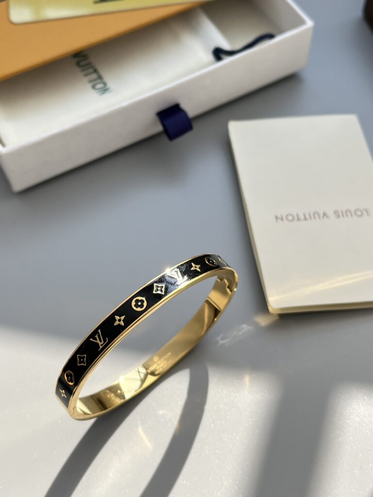 Designer S429 Bracelet editorial product context 1