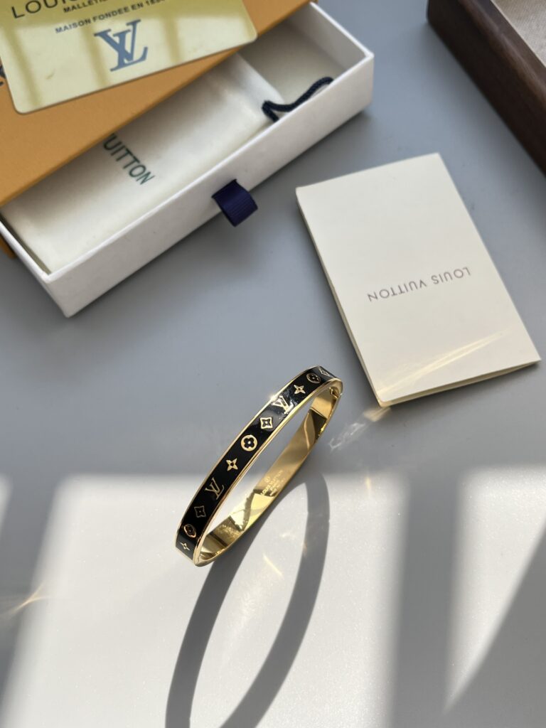 Designer S429 Bracelet editorial product context 3