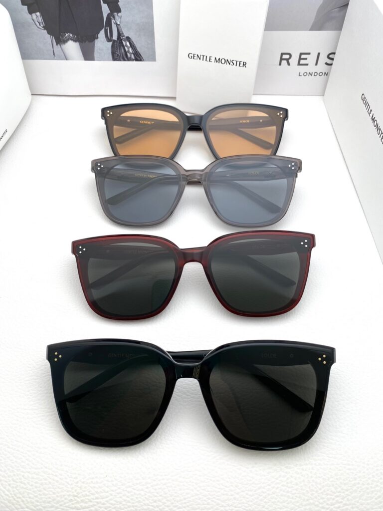 Designer Ln C Bag editorial product context 2