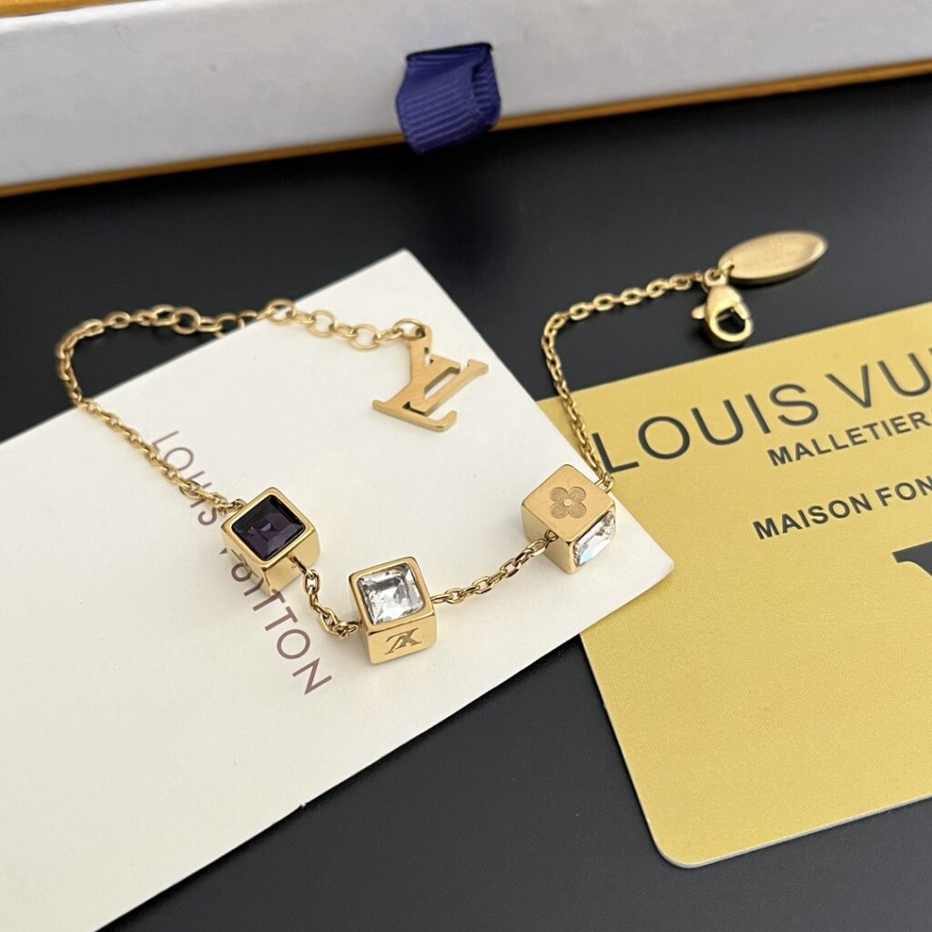 Designer L184 Bracelet editorial product context 1