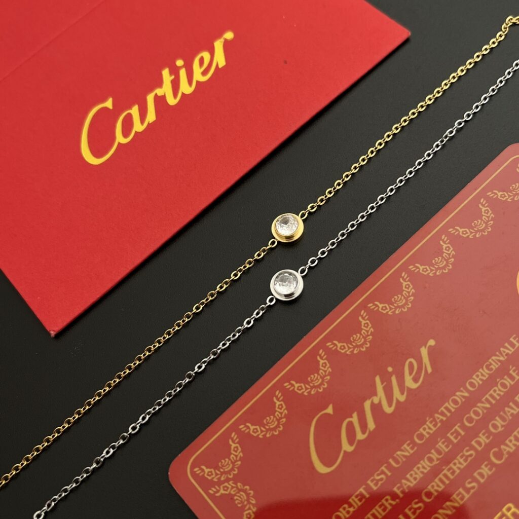 Designer L186 Bracelet editorial product context 1