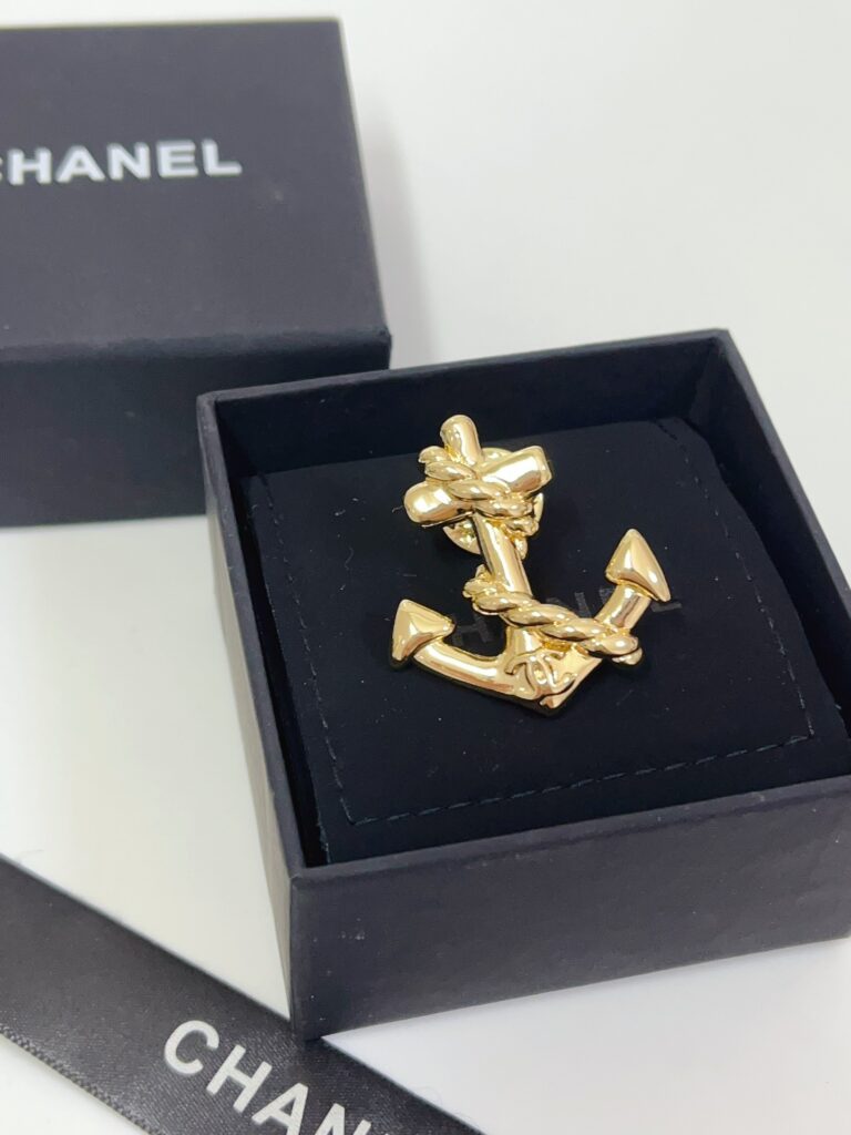 Designer D180 Brooch editorial product context 1