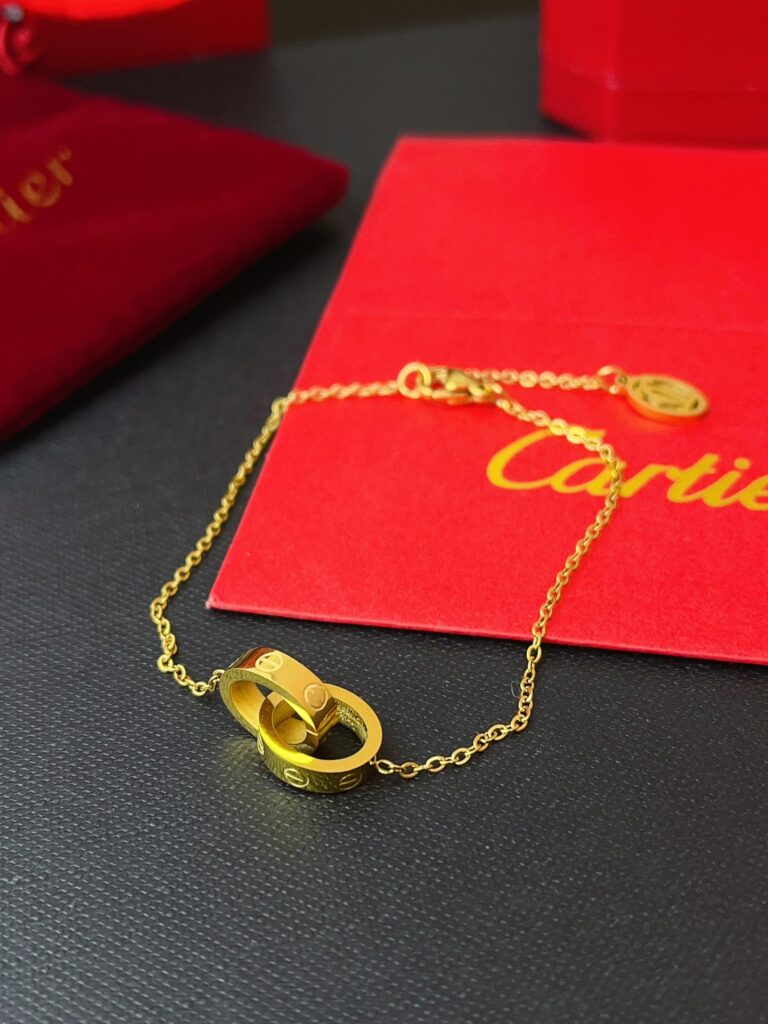Designer L188 Bracelet editorial product context 1