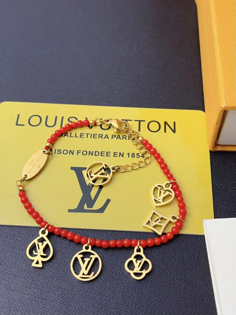 Designer L189 Bracelet editorial product context 2