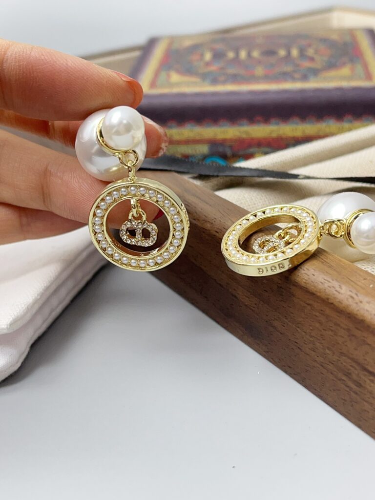 Designer Ring editorial product context 2