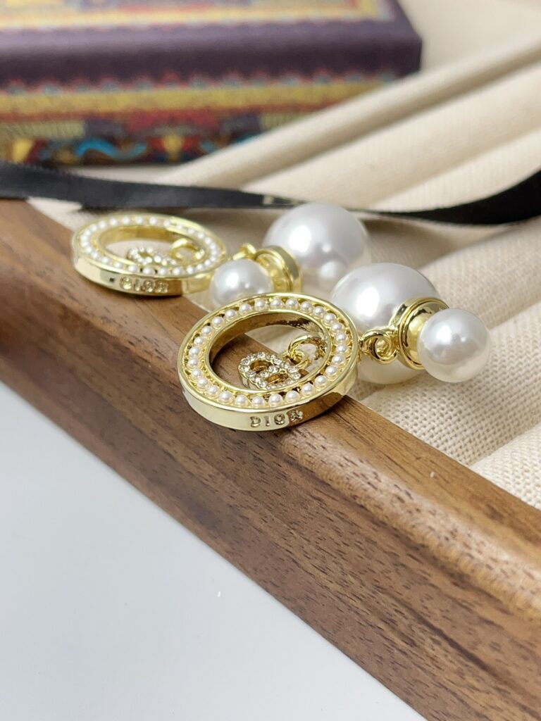 Designer Ring editorial product context 3