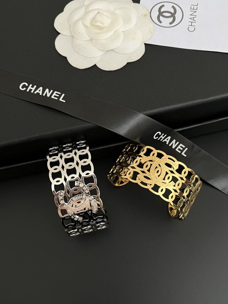 Designer S432 Bracelet editorial product context 1