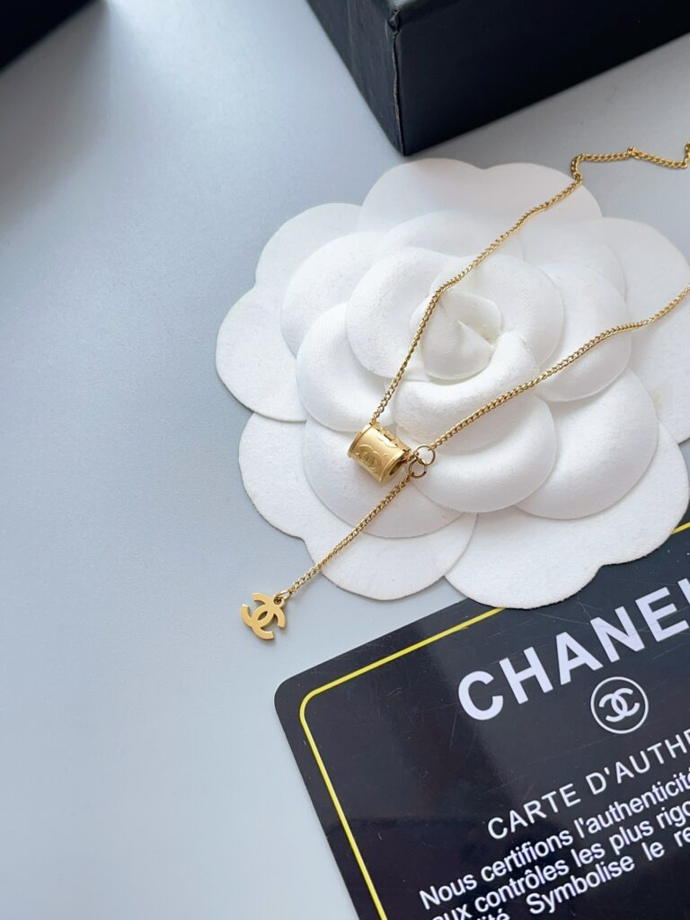 Designer Necklace editorial product context 1
