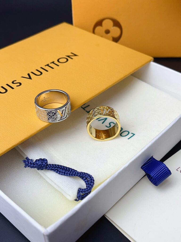 Designer J114 Ring editorial product context 2