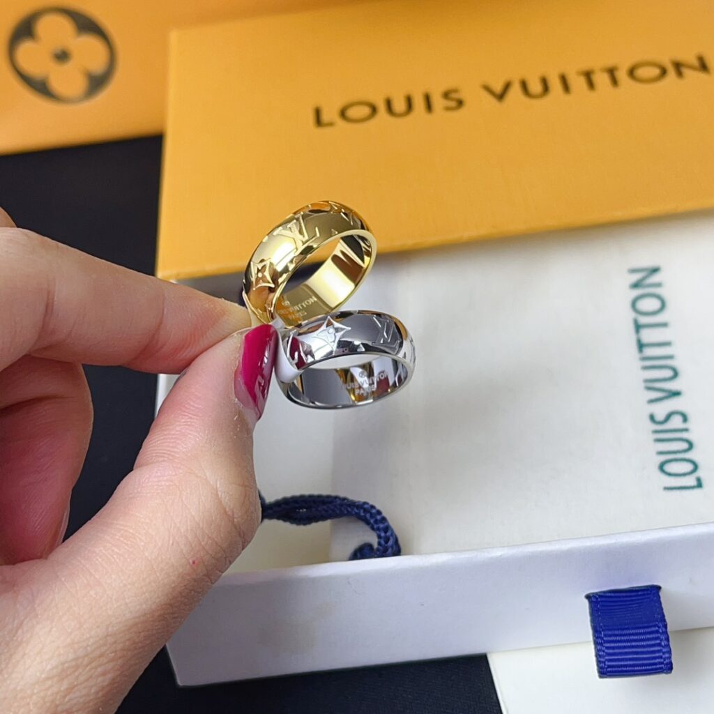 Designer J113 Ring editorial product context 2