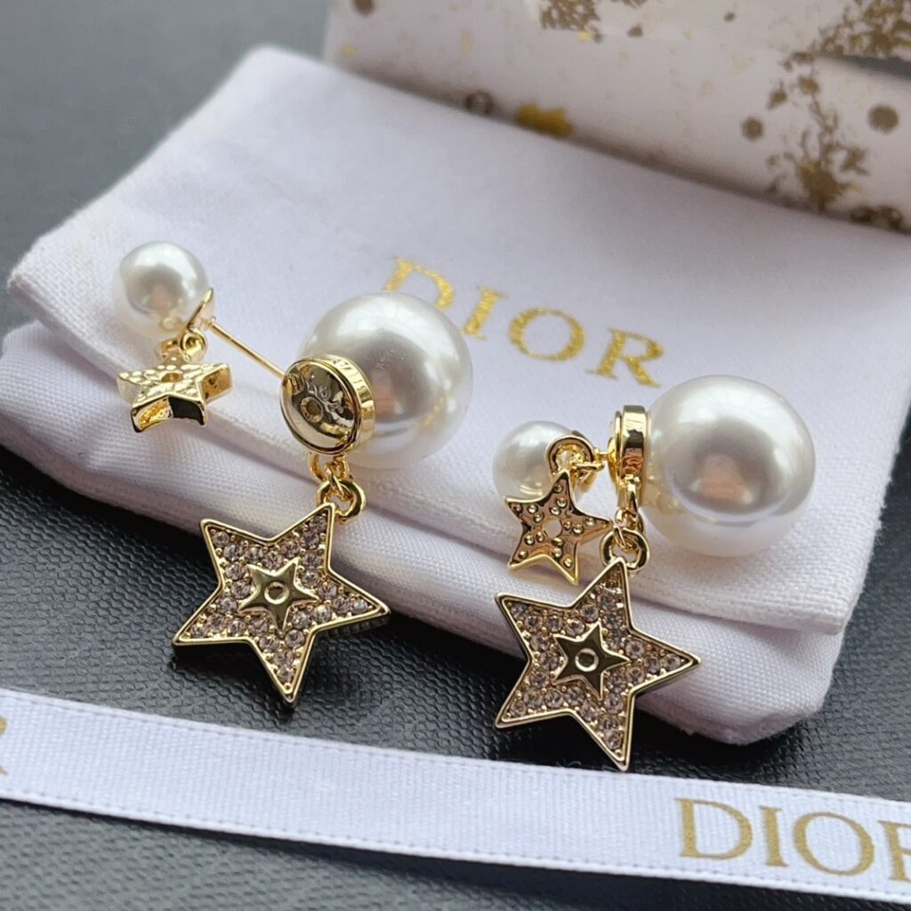 Designer Ring editorial product context 3