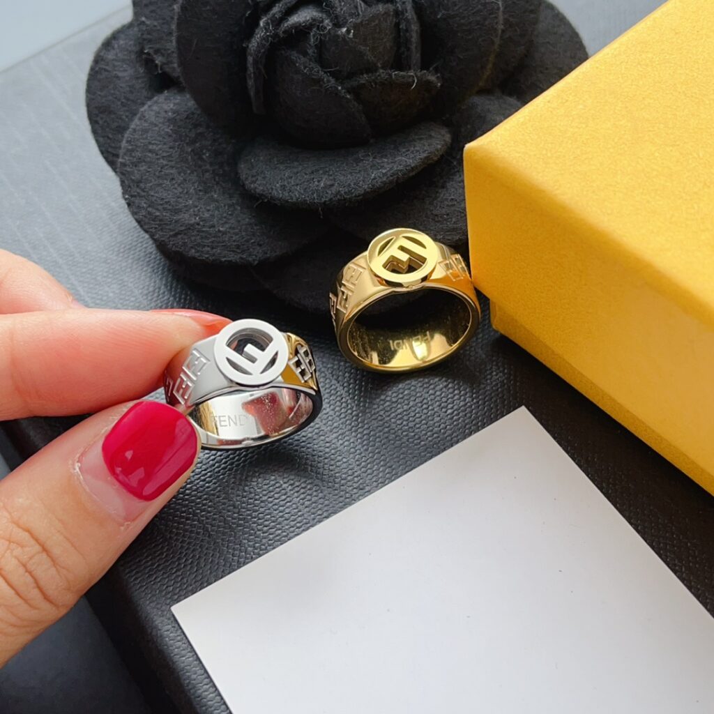 Designer J119 Ring editorial product context 1