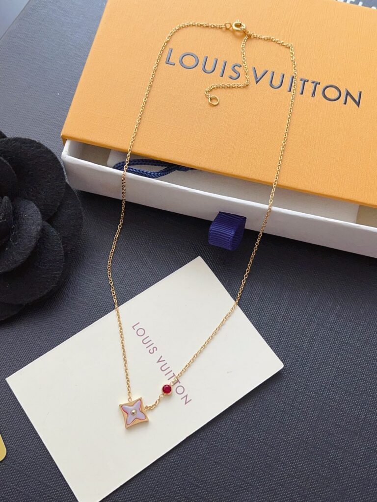 Designer Necklace editorial product context 1