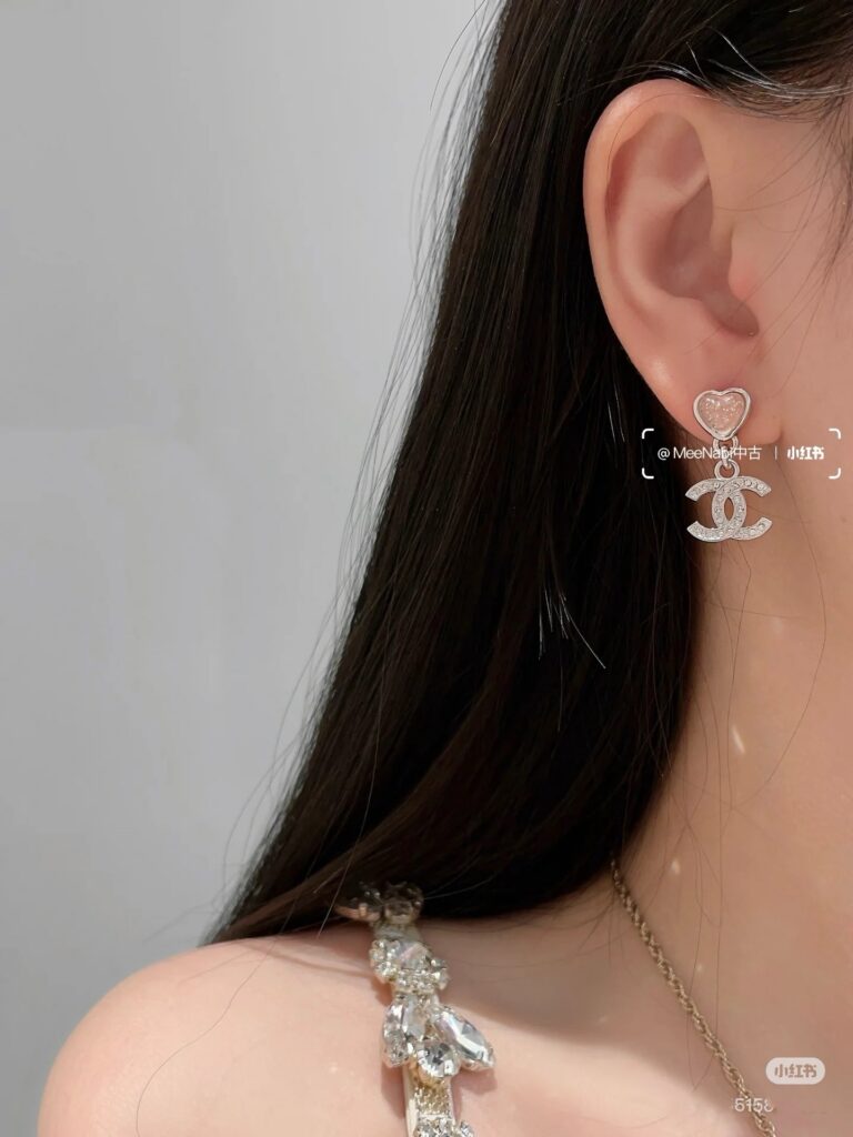 Designer Ring editorial product context 3