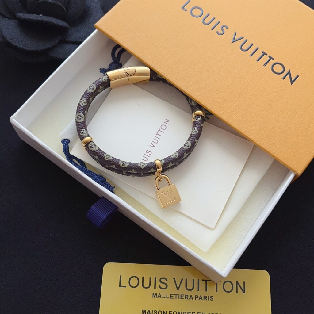 Designer S437 Bracelet editorial product context 2