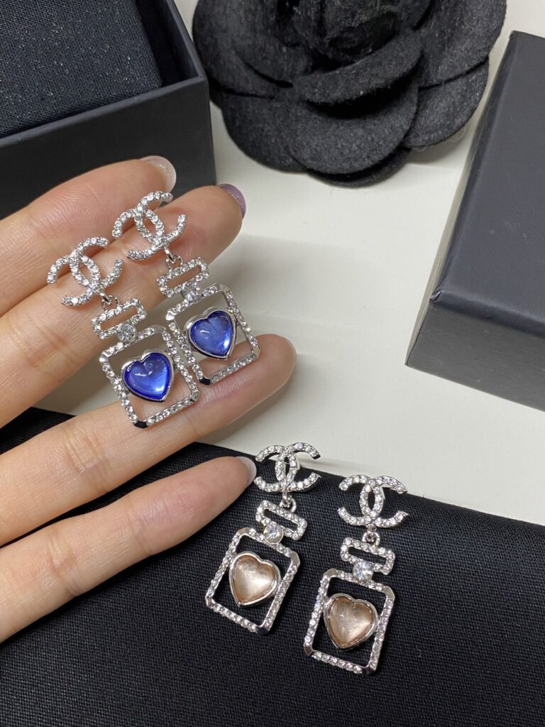 Designer Ring editorial product context 1