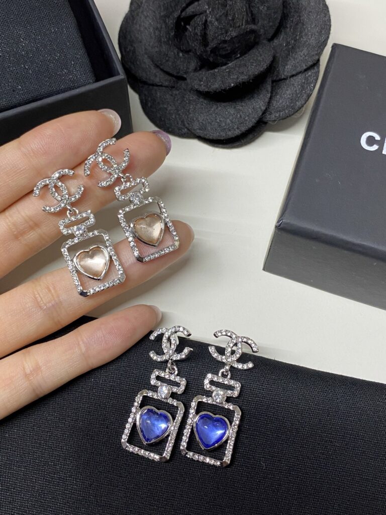 Designer Ring editorial product context 2