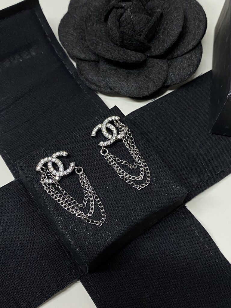 Designer Ring editorial product context 2