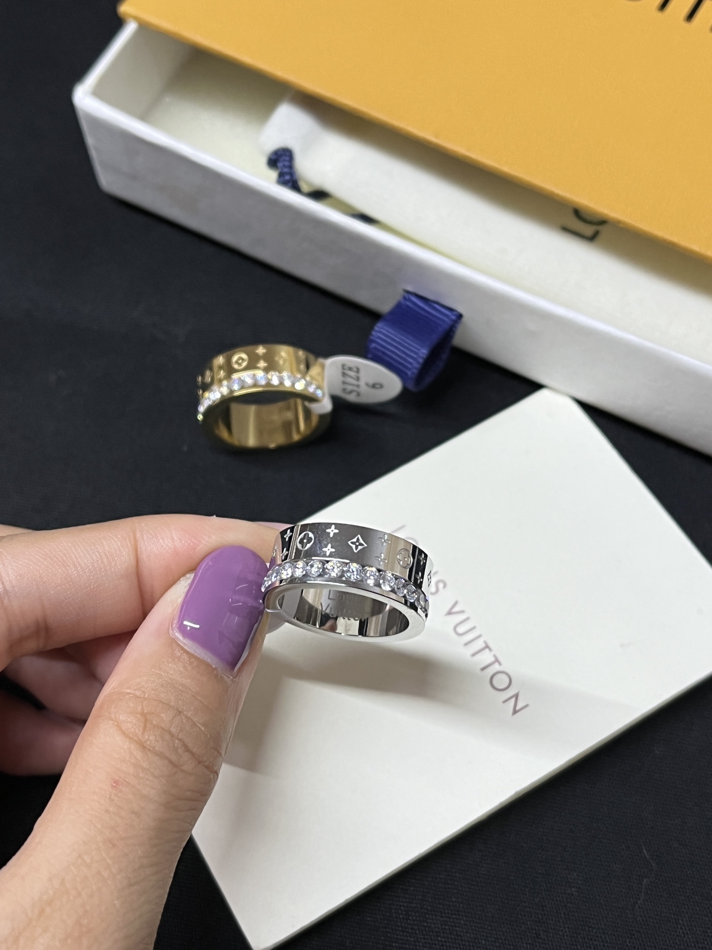 Luxury J130 Ring