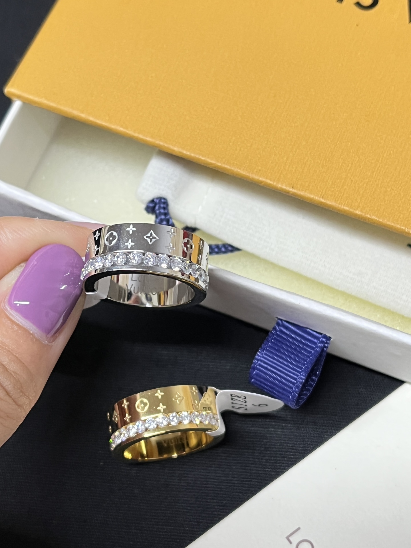 Luxury J130 Ring