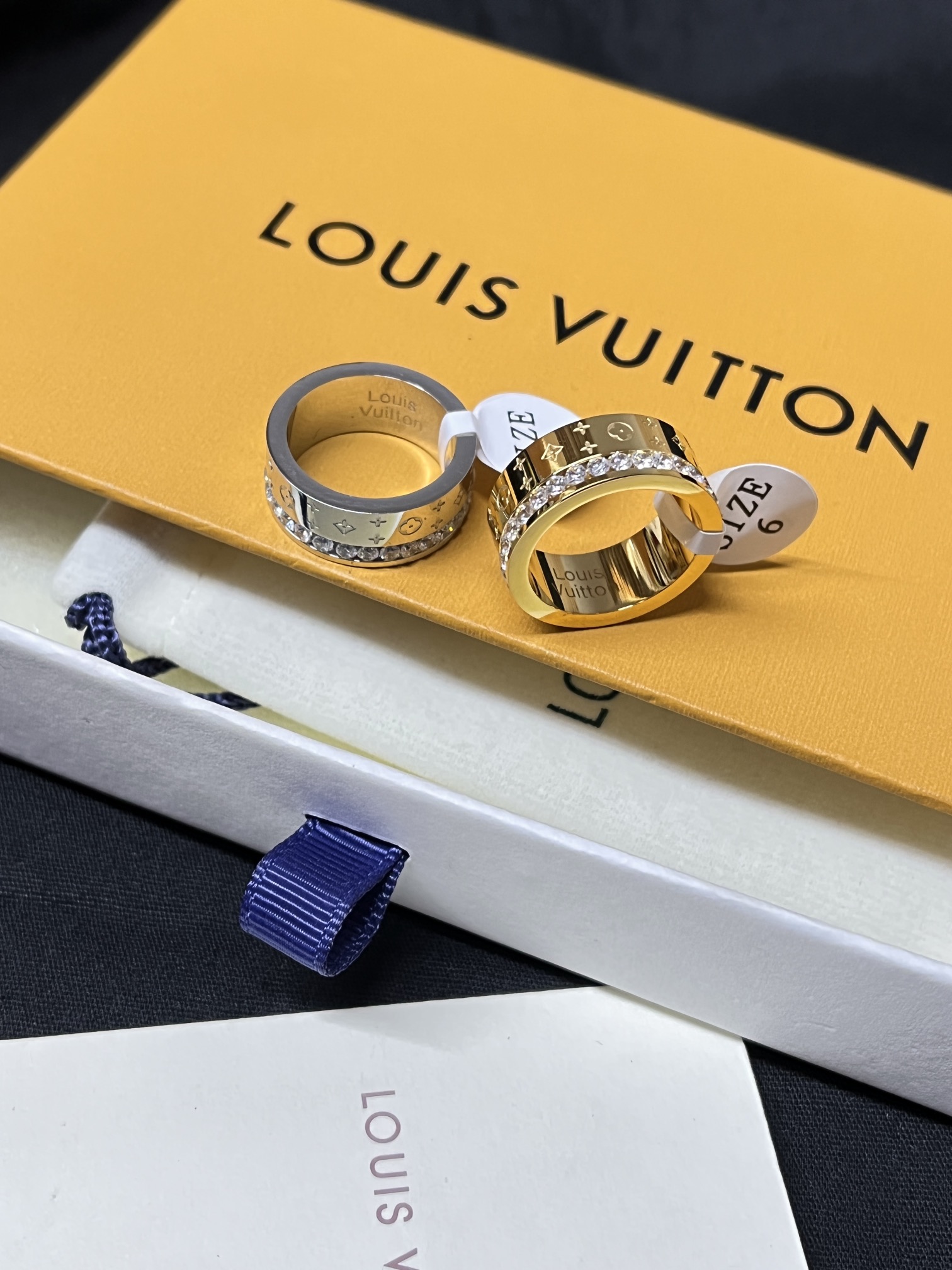 Luxury J130 Ring