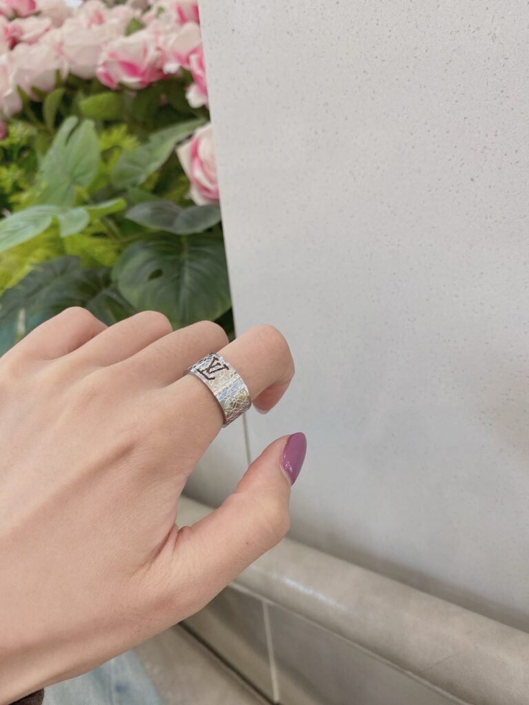 Designer J114 Ring editorial product context 3