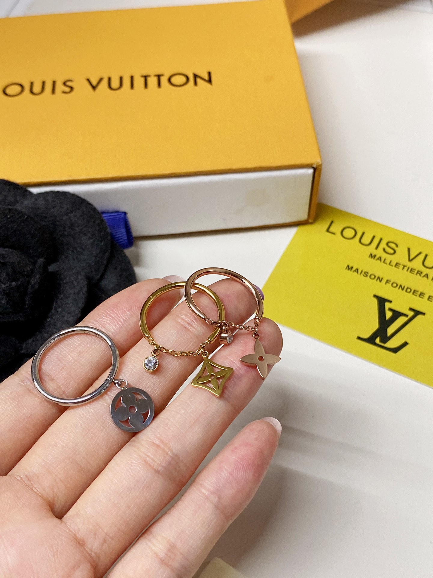 Luxury J131 Ring