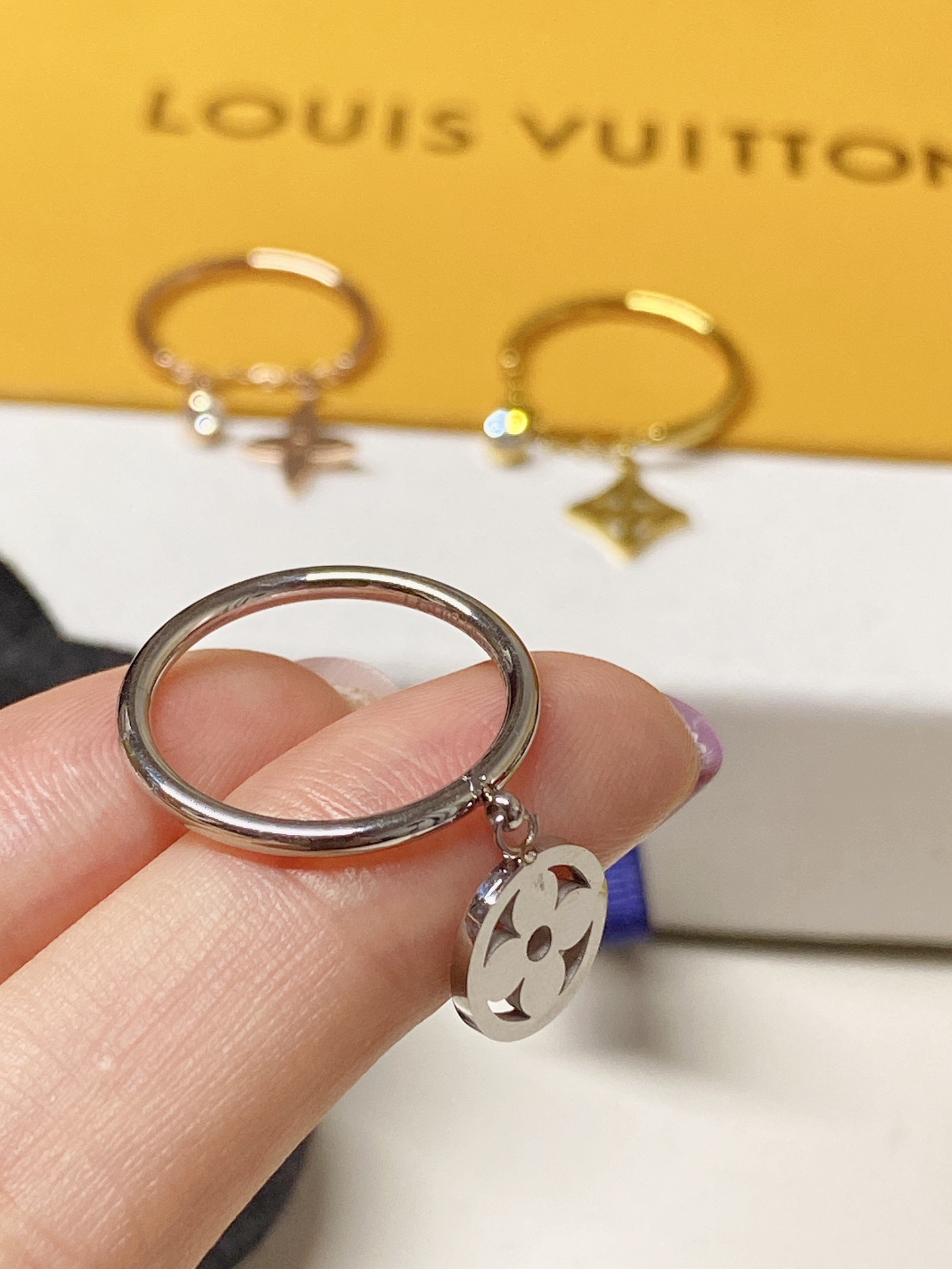 Luxury J131 Ring