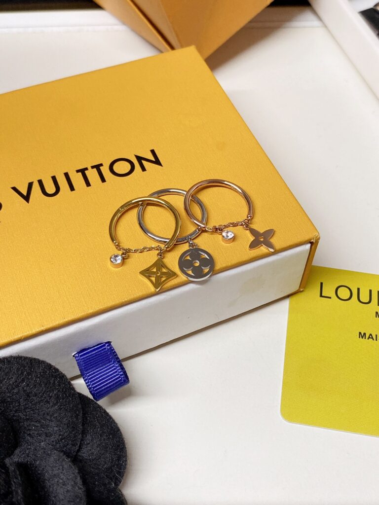 Designer J131 Ring editorial product context 3