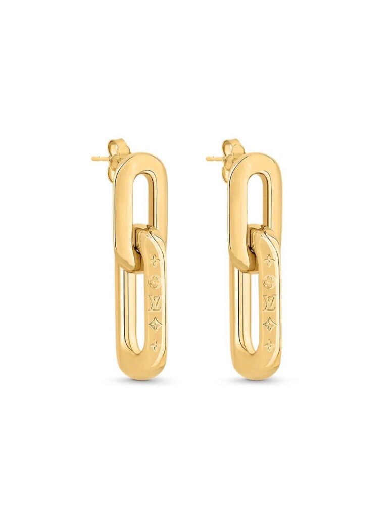 Designer Ring editorial product context 3