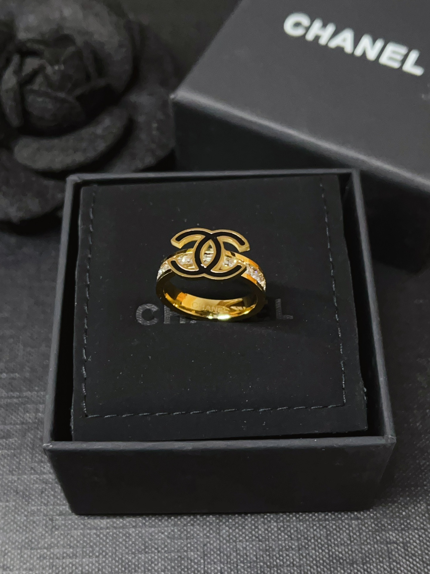 Luxury J135 Ring