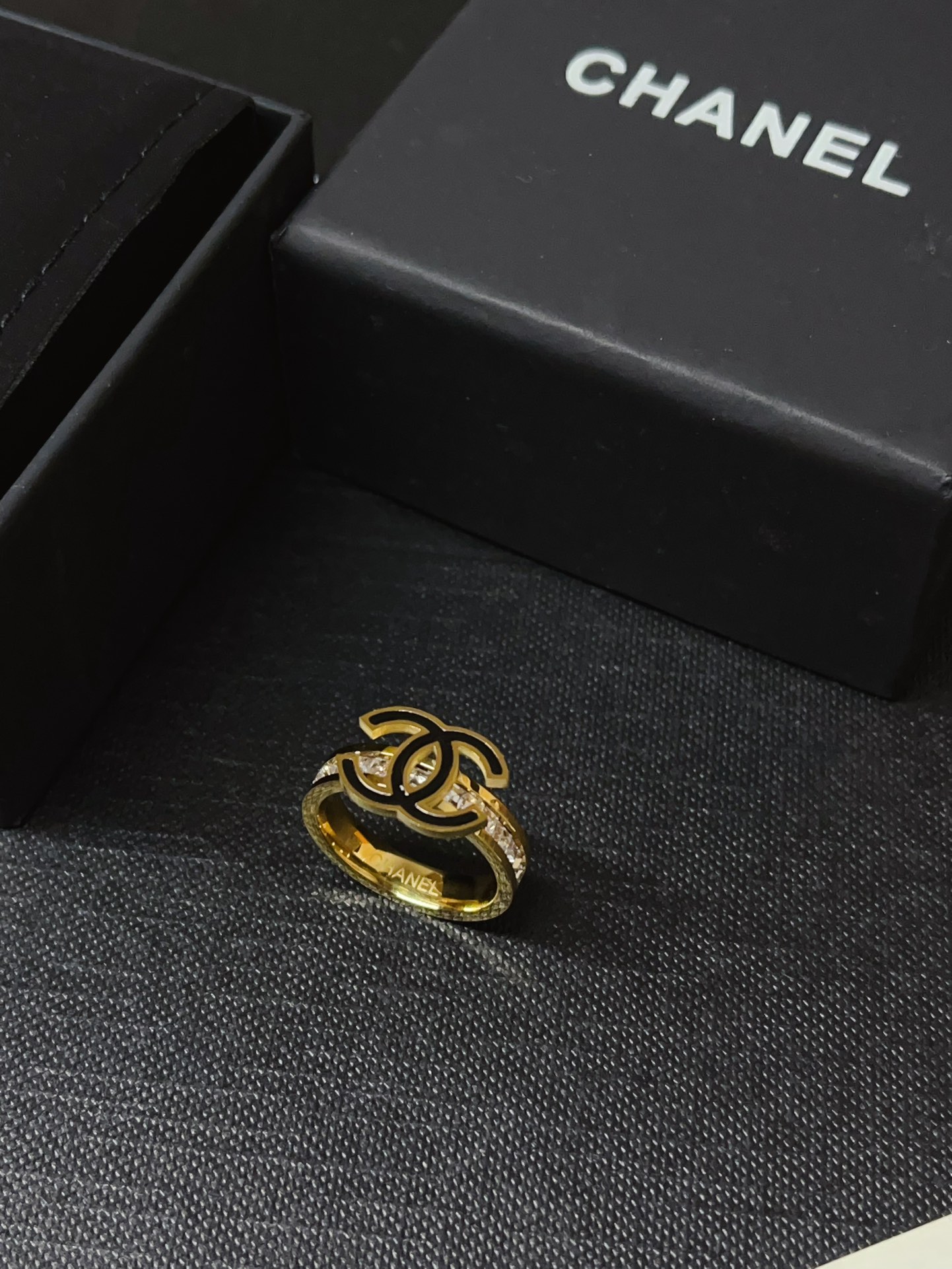 Luxury J135 Ring