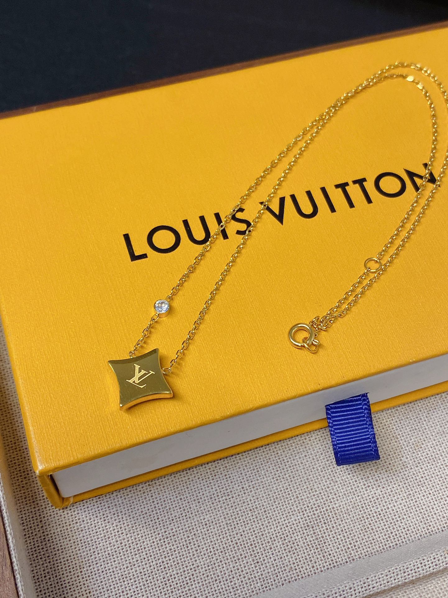 Luxury X674 Necklace