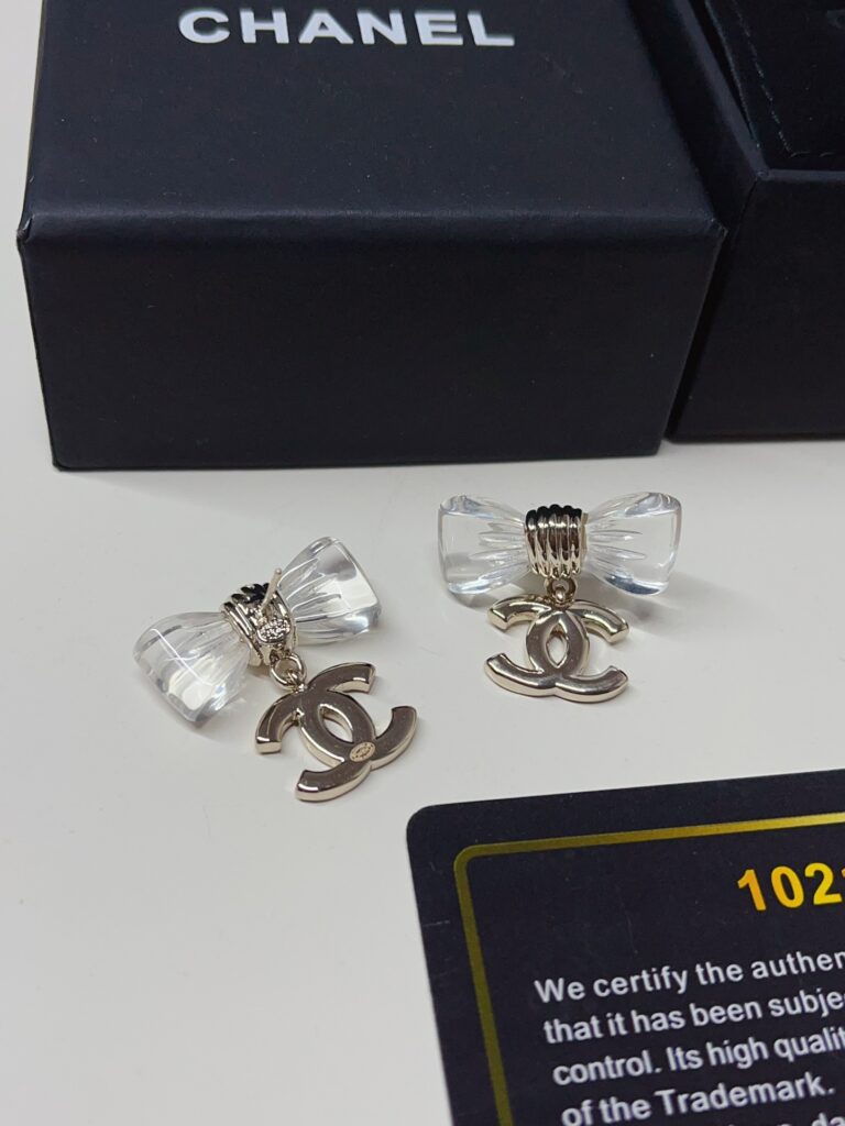 Designer Ring editorial product context 2