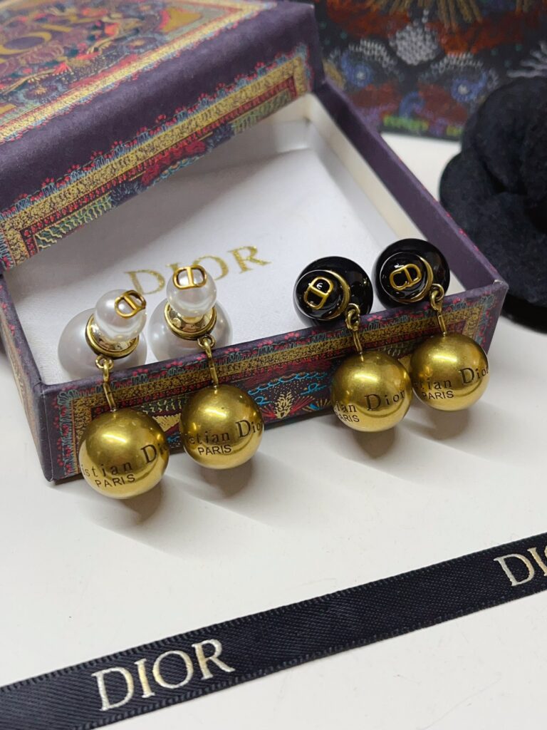 Designer Ring editorial product context 2
