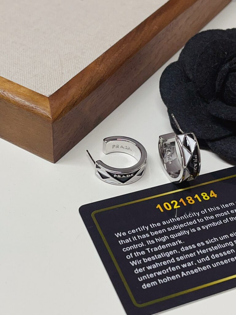 Designer Ring editorial product context 2