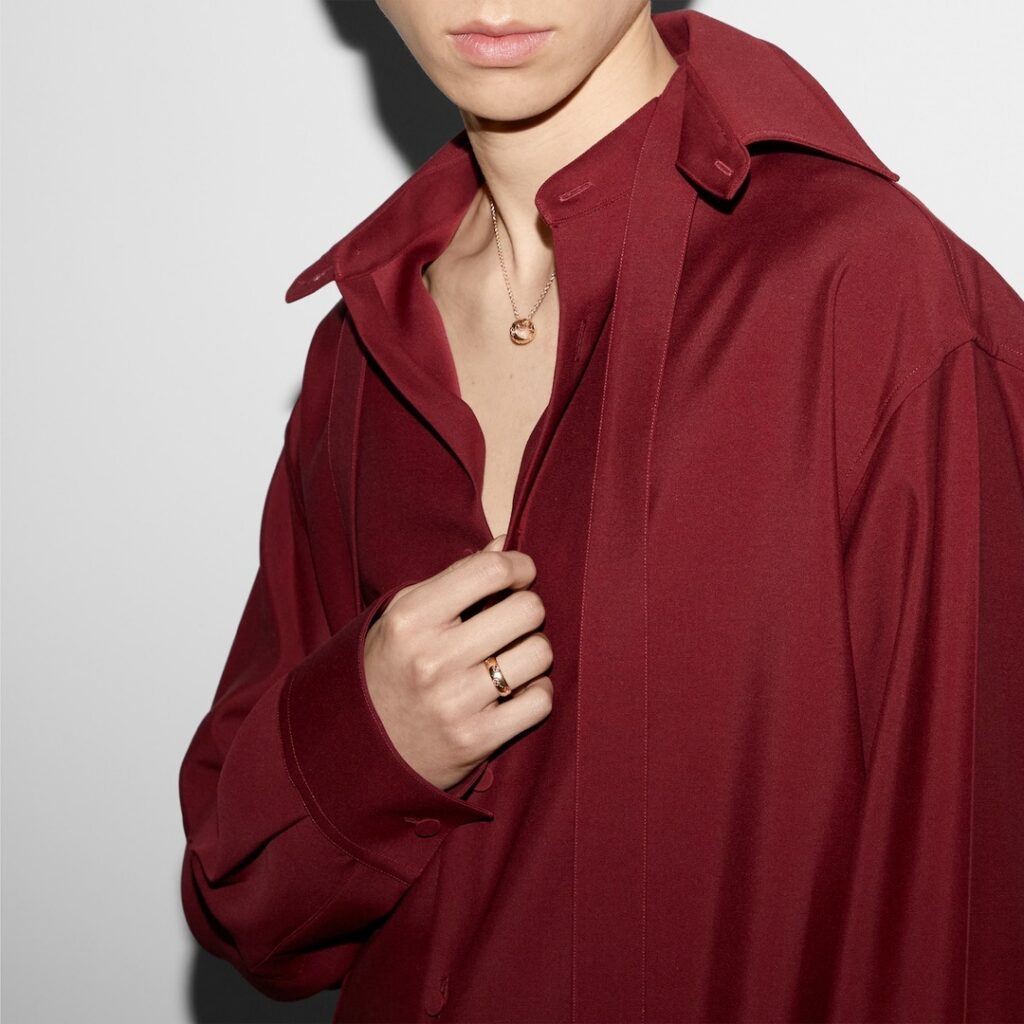 Designer J141 Ring editorial product context 3