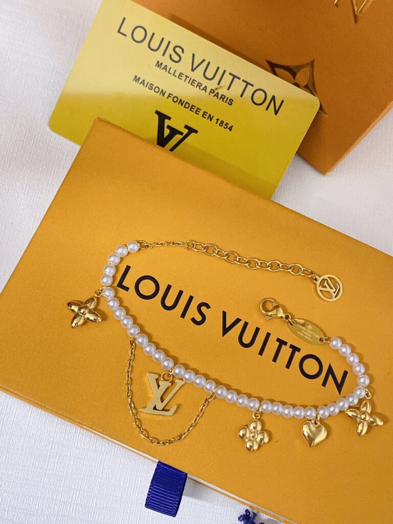 Designer L202 Bracelet editorial product context 3